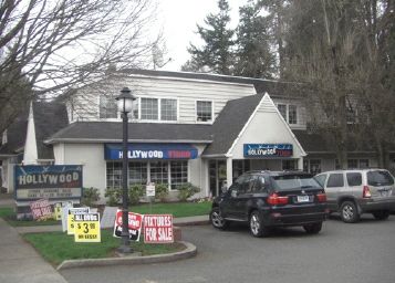 Lakewood Bay Plaza: 131 N State St, Lake Oswego, OR 97034